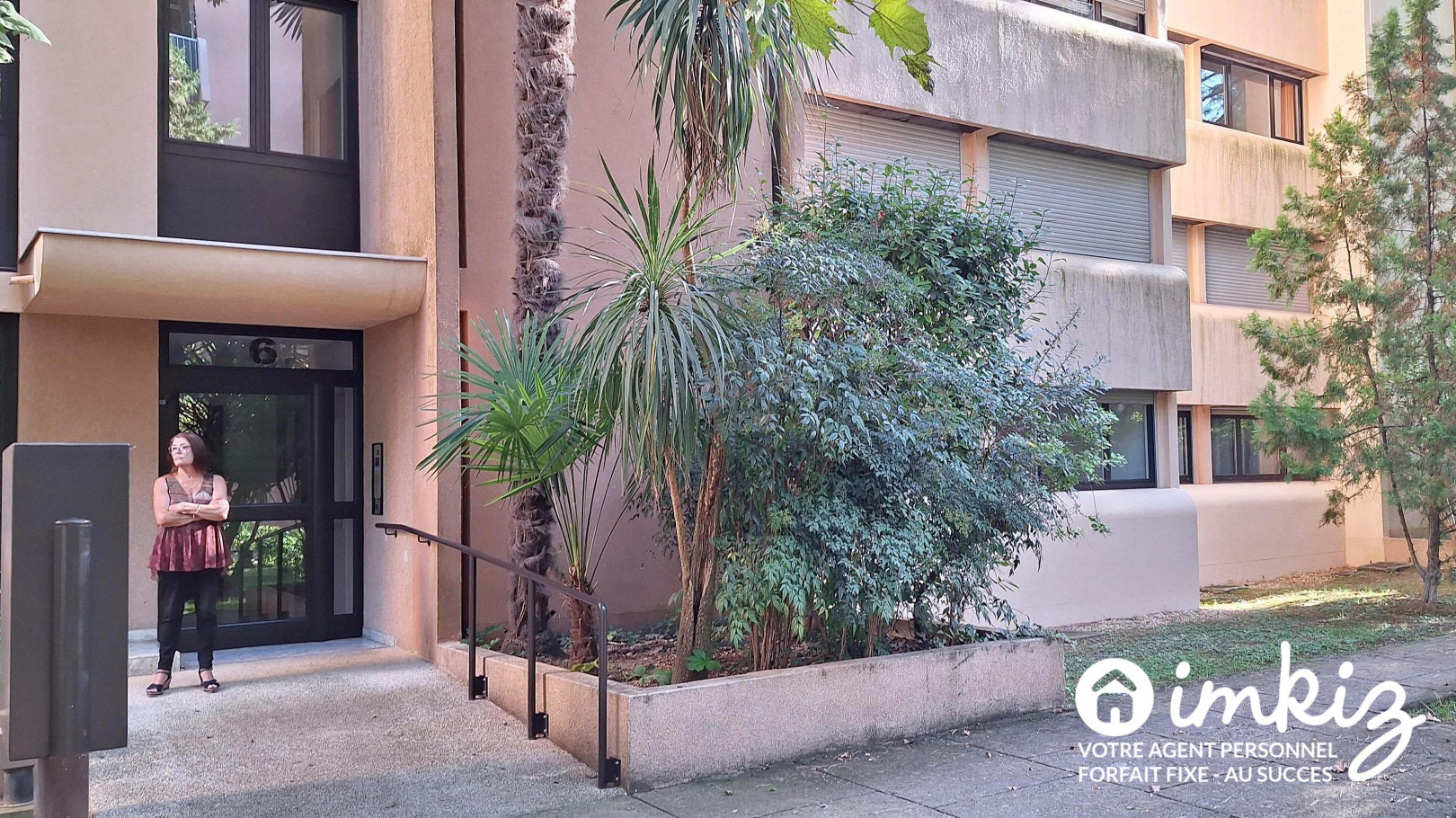 
                                                Vente
                                                 T3 très calme lumineux garage  et parking