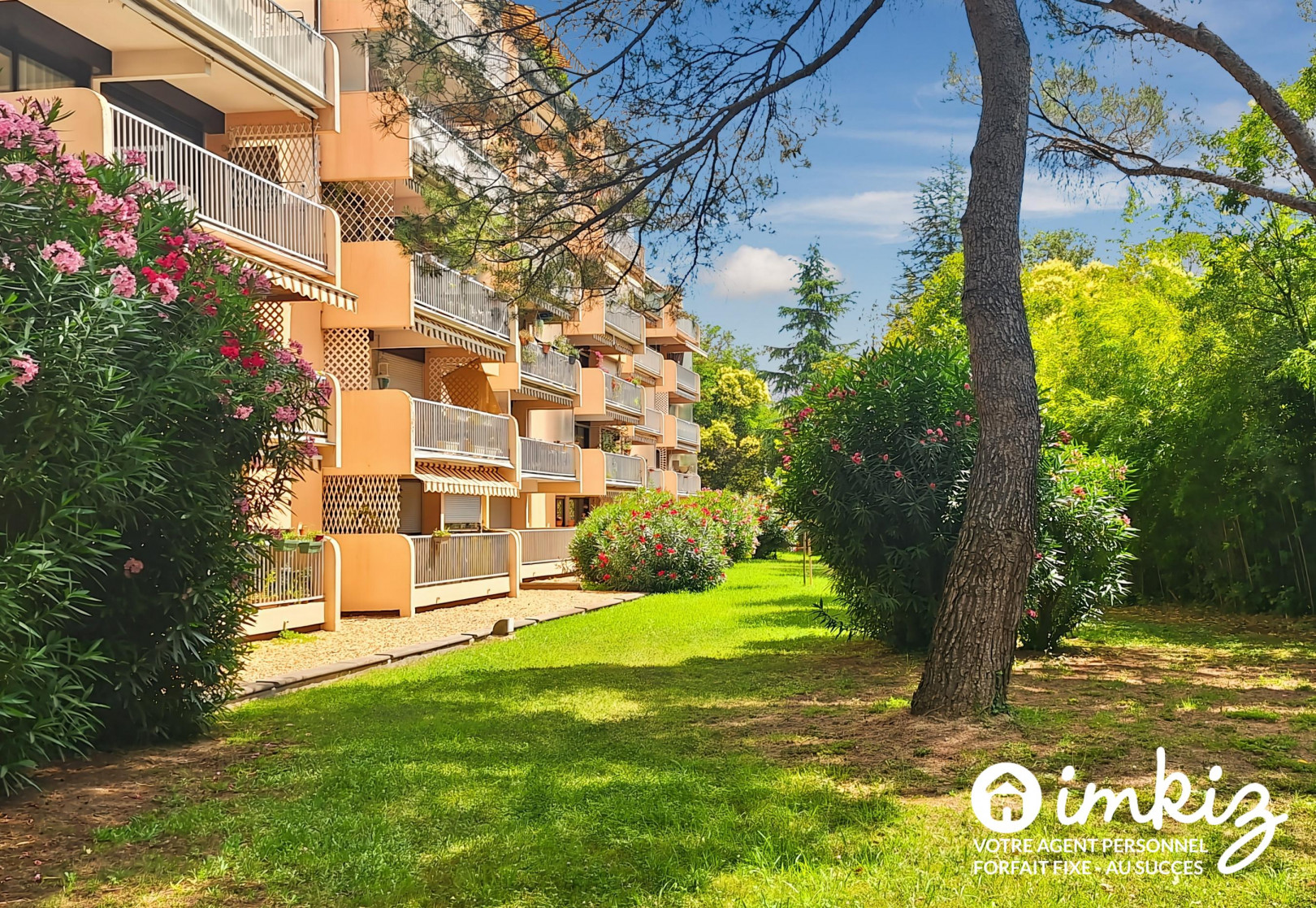 
                                                Vente
                                                 T3 très calme lumineux garage  et parking