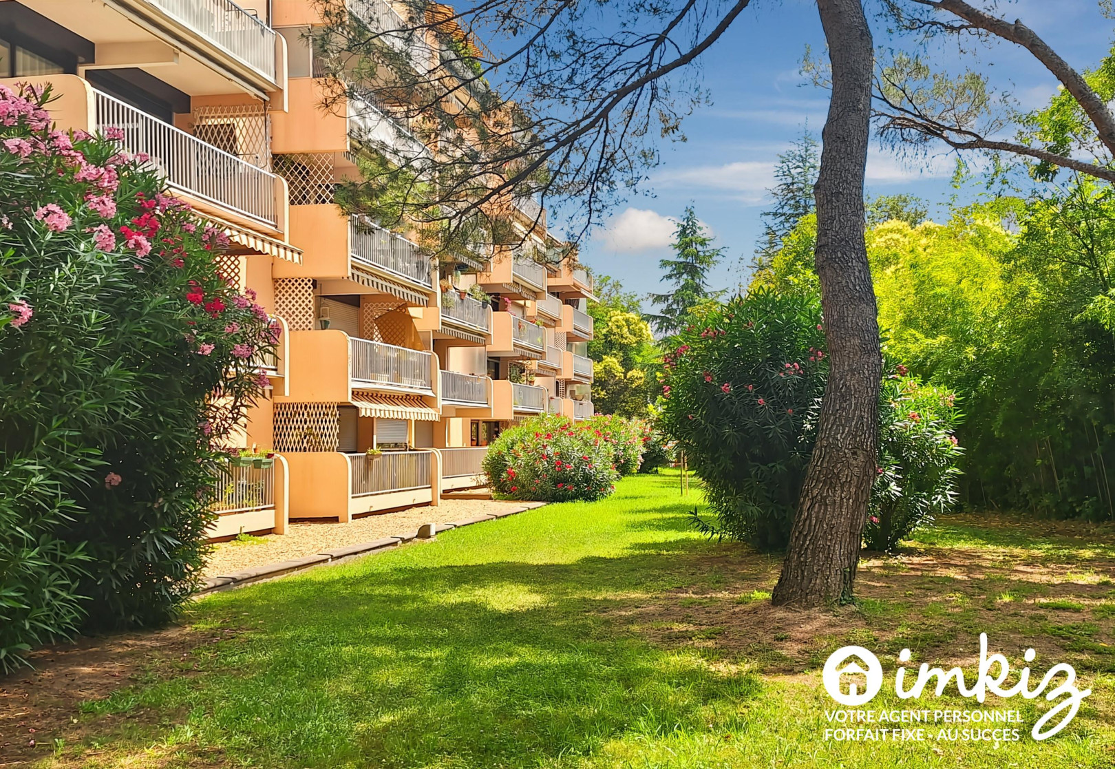 
                                                Vente
                                                 T3 très calme lumineux garage  et parking