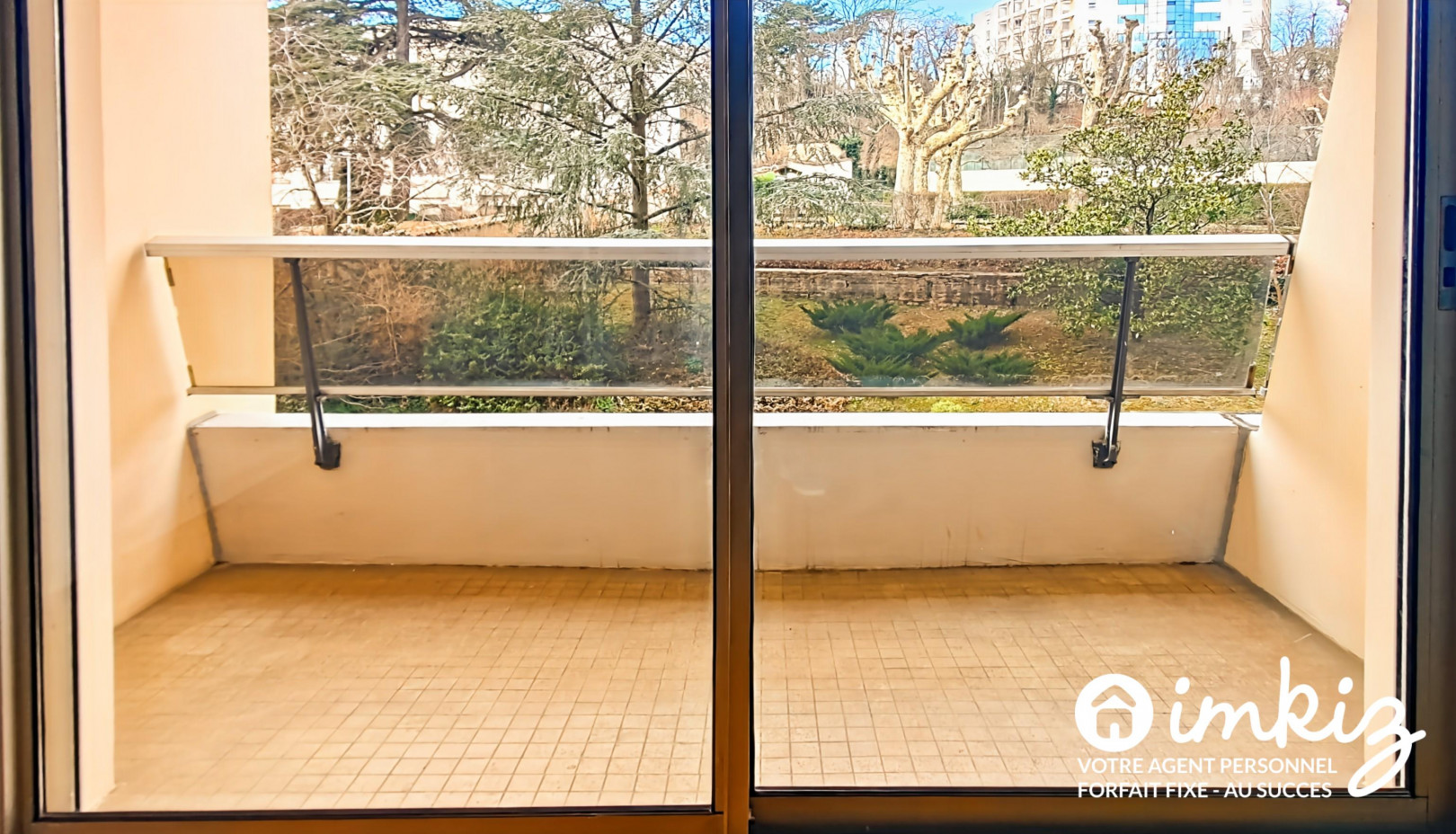 
                                                Vente
                                                 T3 très lumineux avec vue panoramique sur Lyon