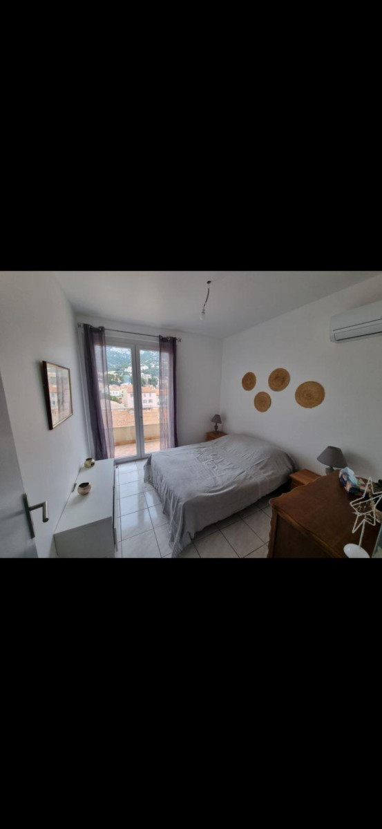 
                                                Location
                                                 T3 très lumineux de 50m2 vue sur le Faron à Claret