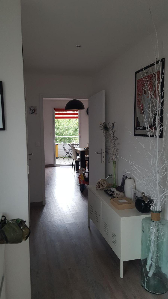 
                                                Location
                                                 T3, très lumineux, grand salon et grand balcon.