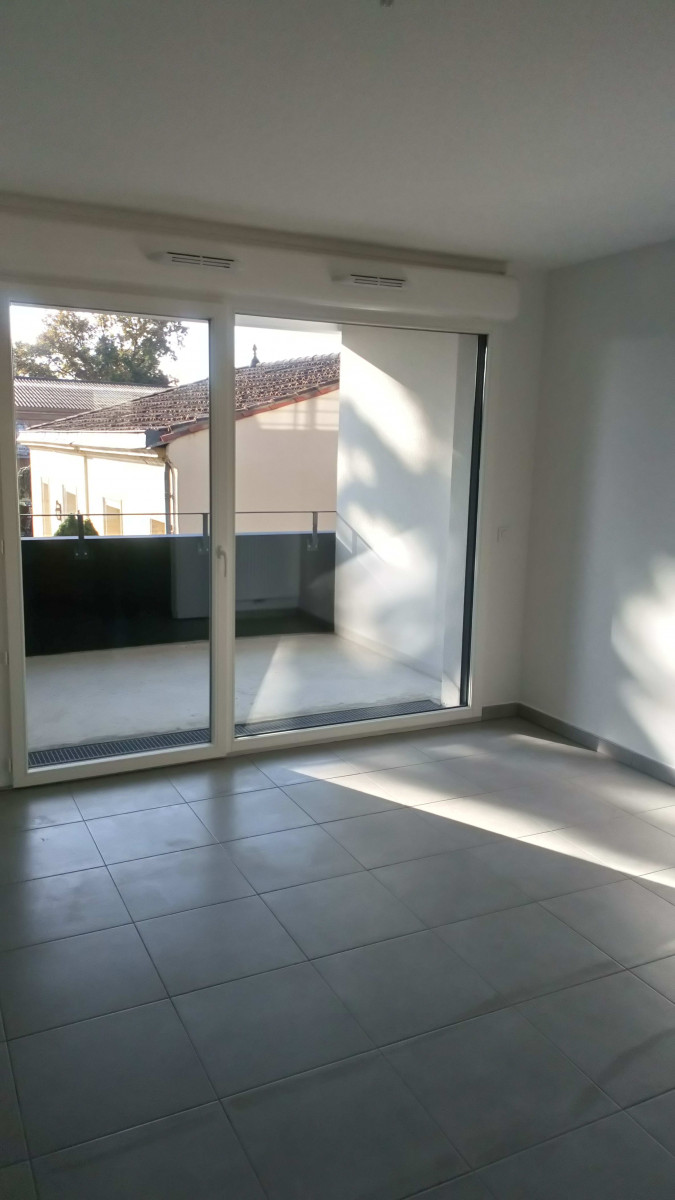 
                                                Location
                                                 T3  Villenave-d'Ornon