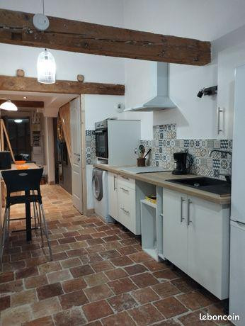 
                                                Location
                                                 T4 ; 69 m2, renové, isolé, meublé, idéal coloc