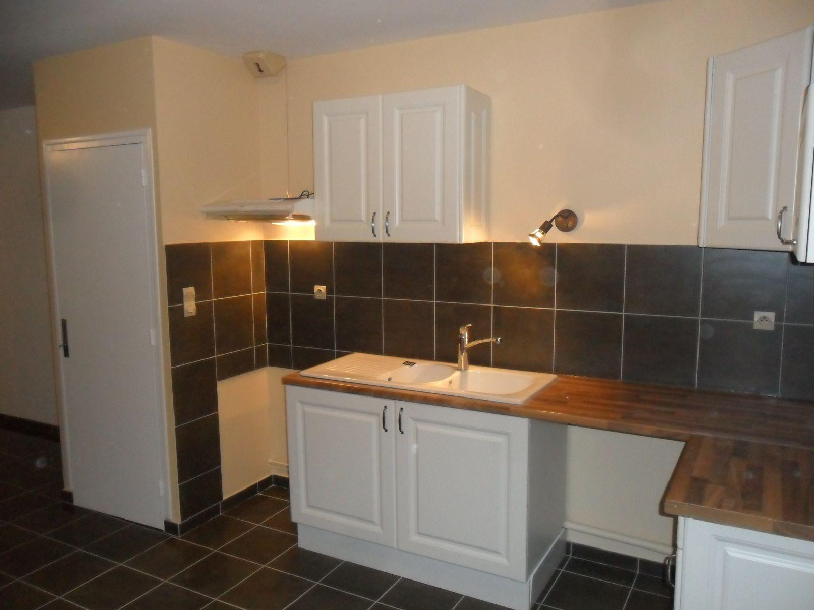 
                                                Location
                                                 T4 à Saint Uze