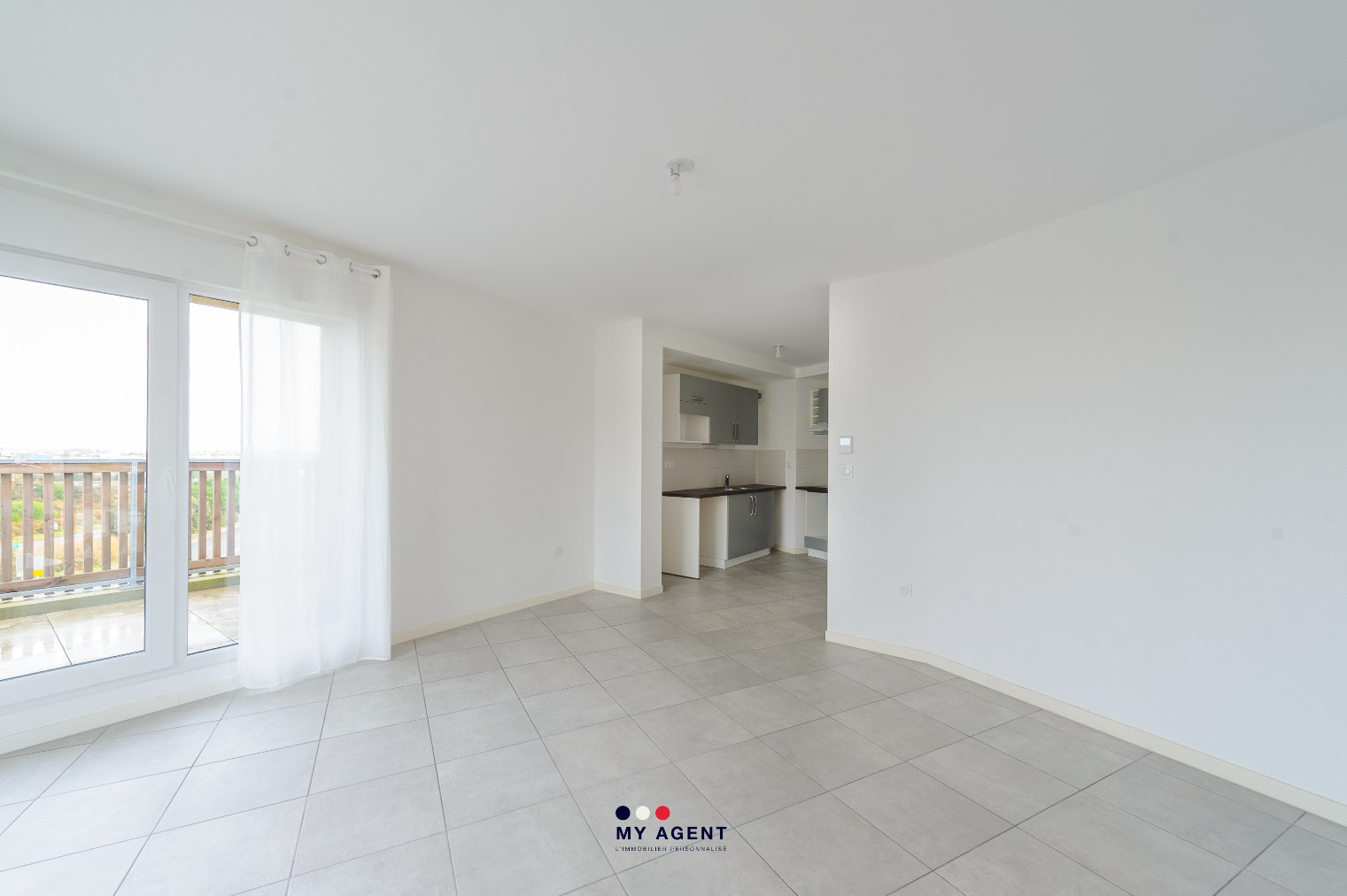 
                                                Vente
                                                 T4 avec grande terrasse 35m2 – Dernier étage