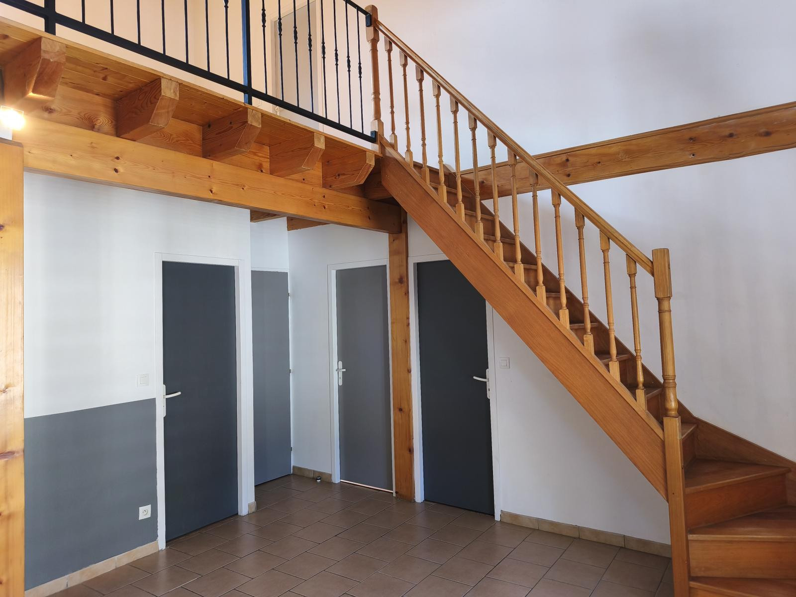 
                                                Location
                                                 T4 bis centre ville Tain l'Hermitage