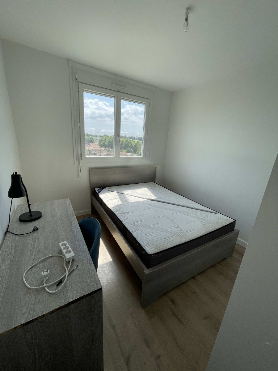 
                                                Colocation
                                                 T4 colocation meublé Cenon