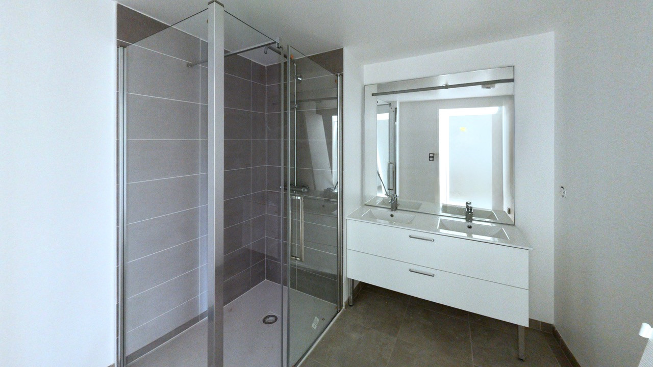 
                                                Vente
                                                 T4 d’exception – 98 m² et terrasse de 14 m² - Port