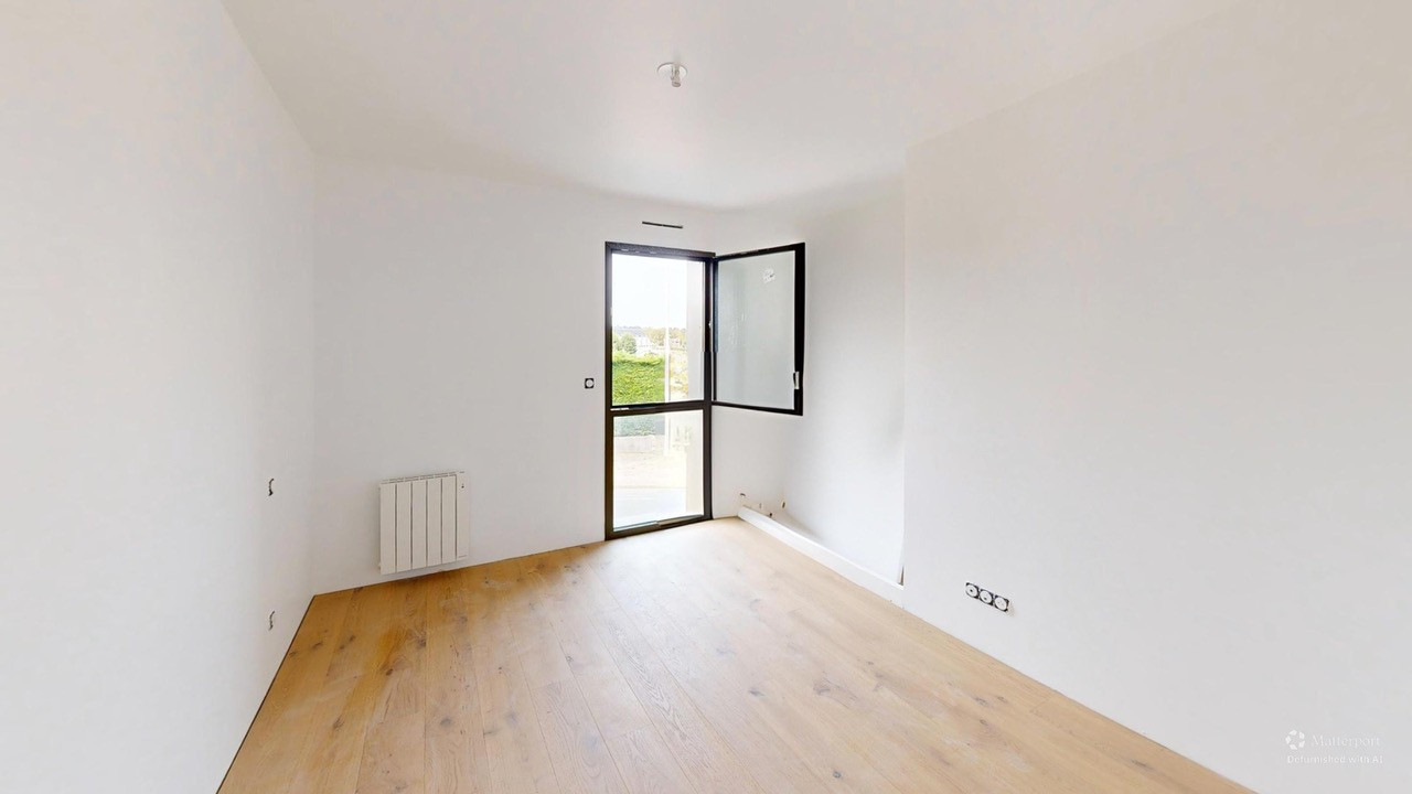 
                                                Vente
                                                 T4 d’exception – 98 m² et terrasse de 14 m² - Port