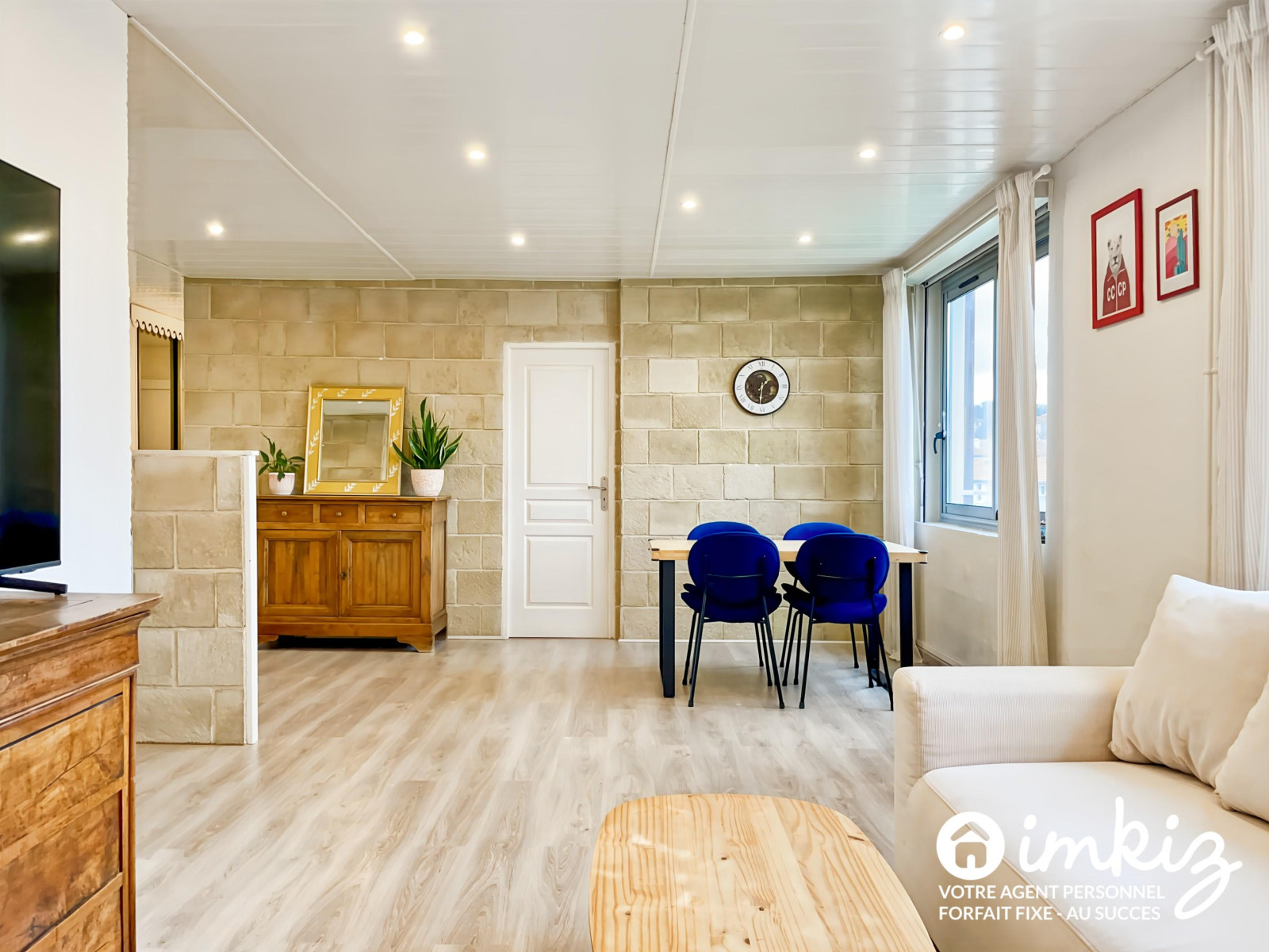 
                                                Vente
                                                 T4 de 103 m² traversant, 3 ch, sans vis-à-vis