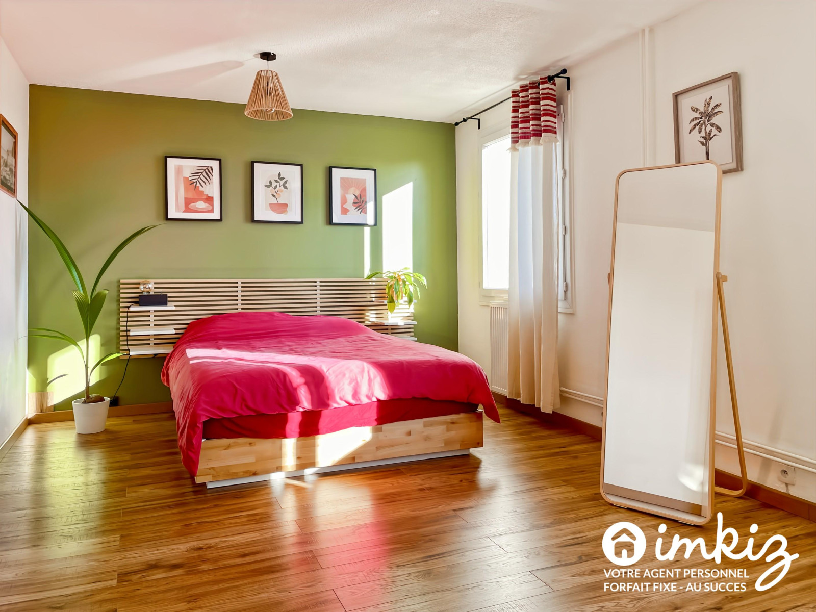 
                                                Vente
                                                 T4 de 103 m² traversant, 3 ch, sans vis-à-vis