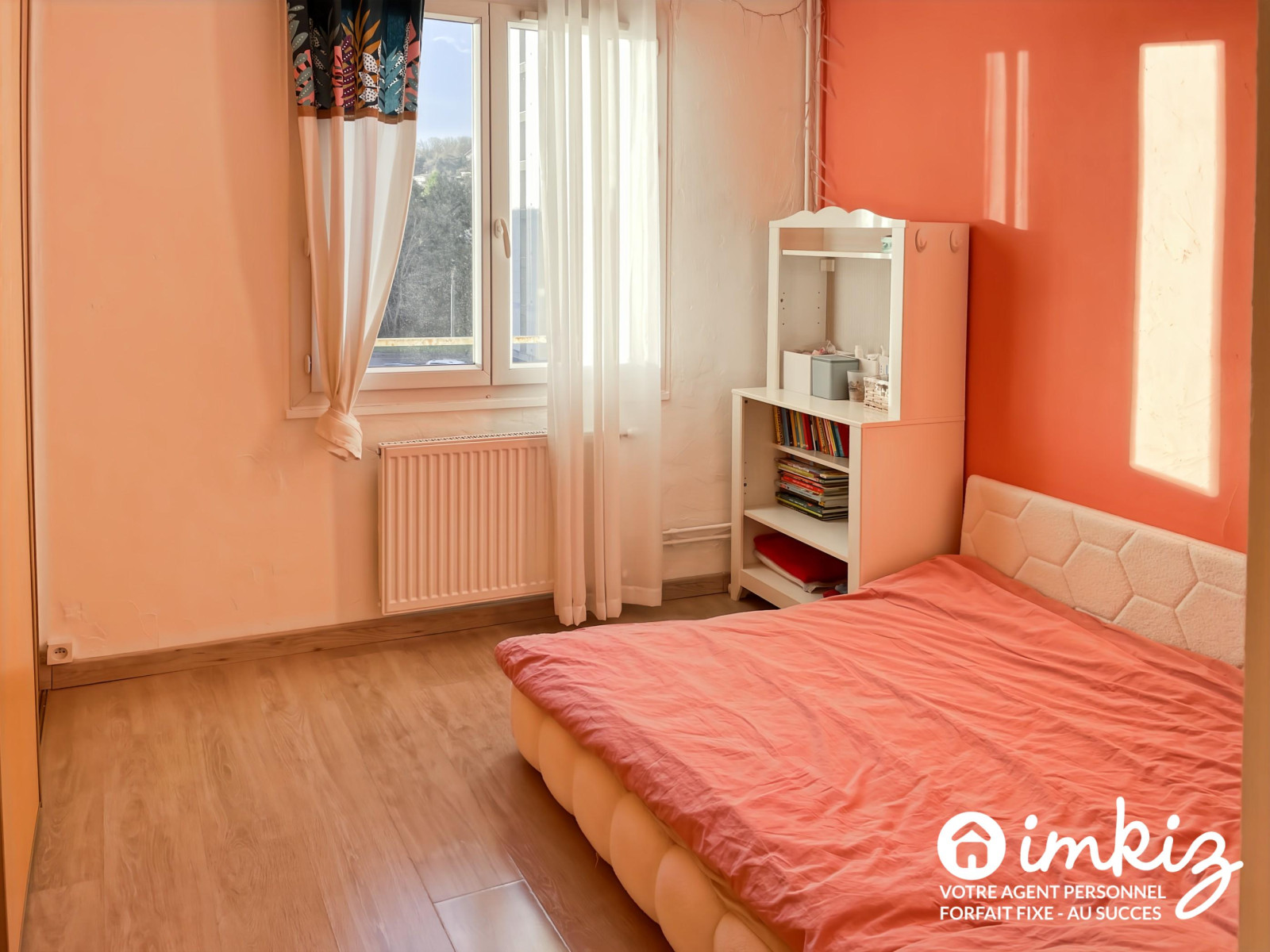 
                                                Vente
                                                 T4 de 103 m² traversant, 3 ch, sans vis-à-vis