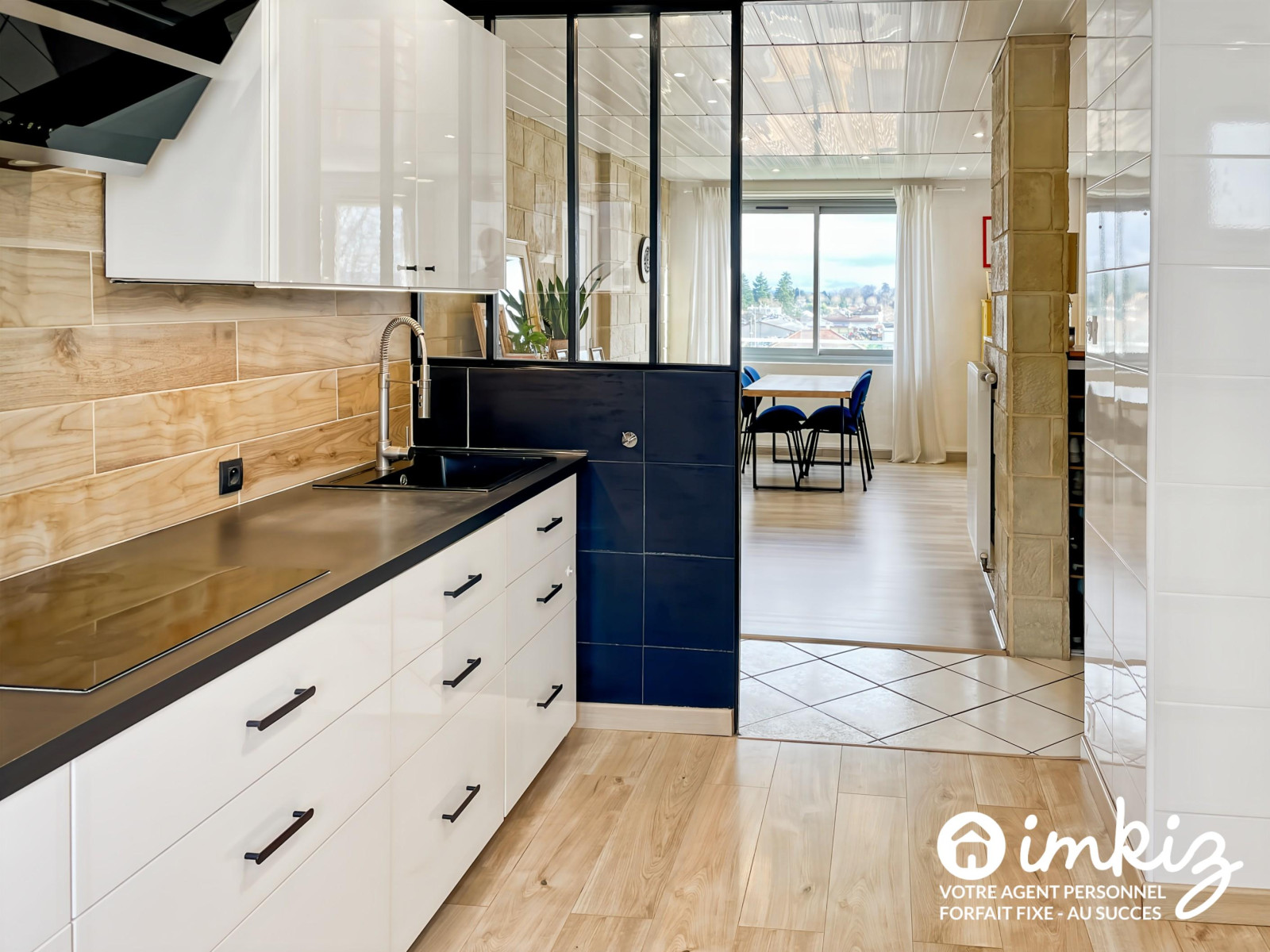 
                                                Vente
                                                 T4 de 103 m² traversant, 3 ch, sans vis-à-vis