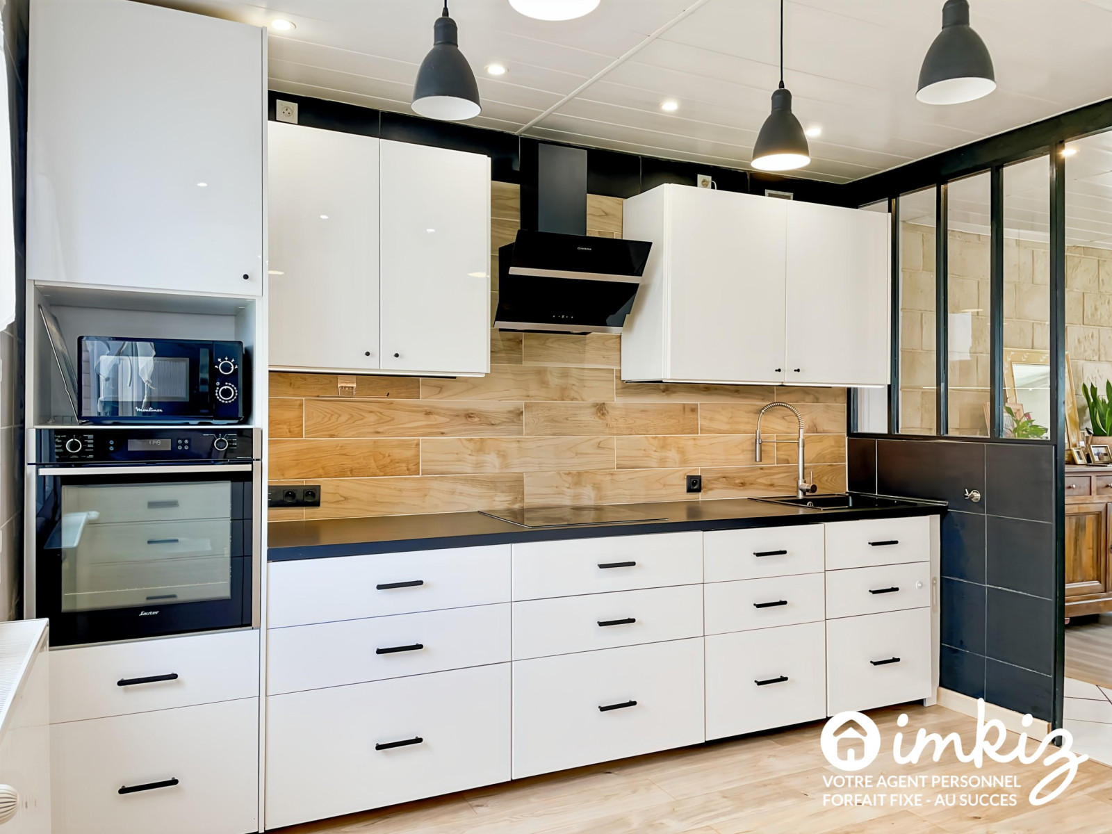 
                                                Vente
                                                 T4 de 103 m² traversant, 3 ch, sans vis-à-vis