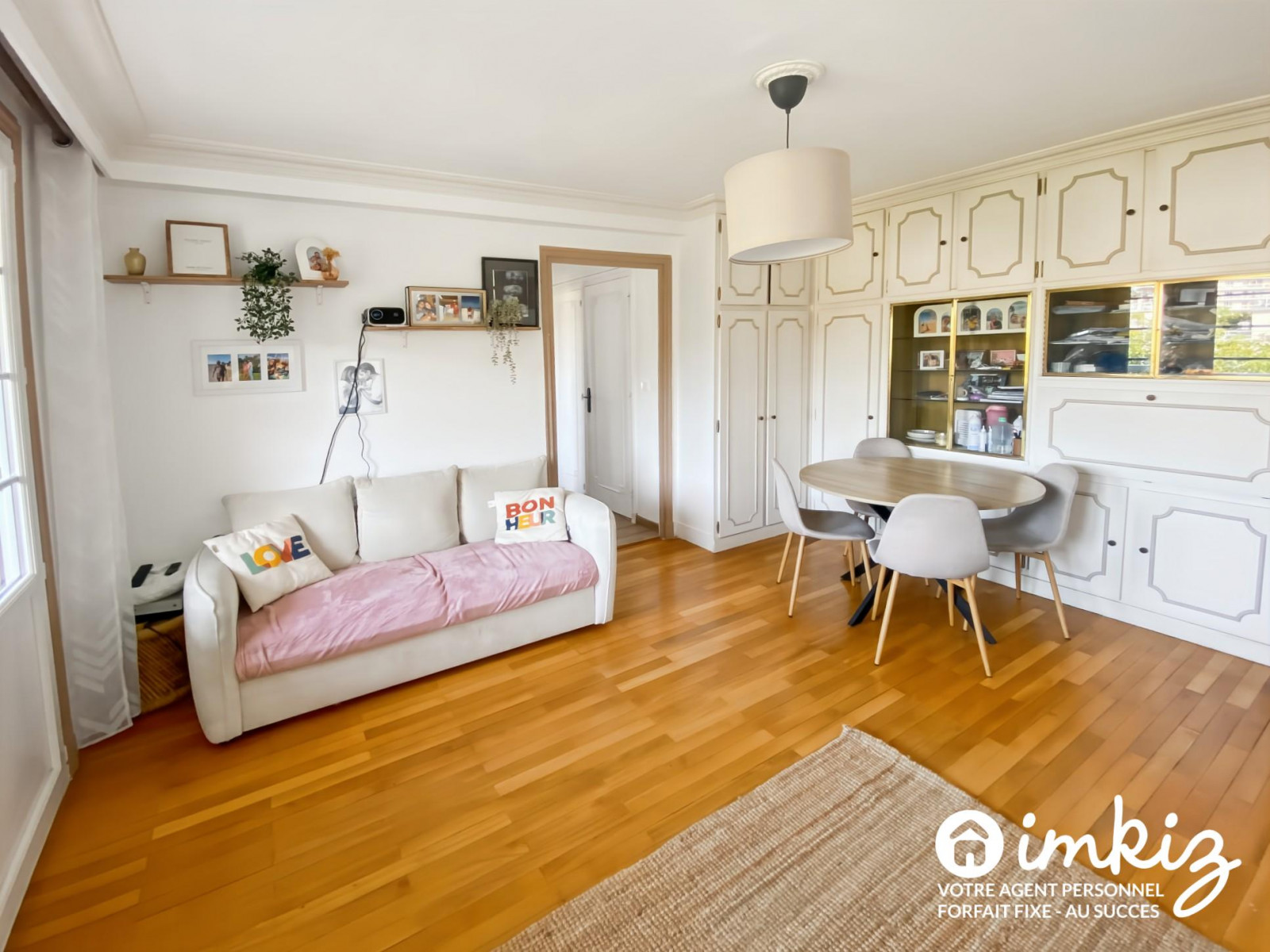 
                                                Vente
                                                 T4 de 67m² au 9ème étage avec balcon