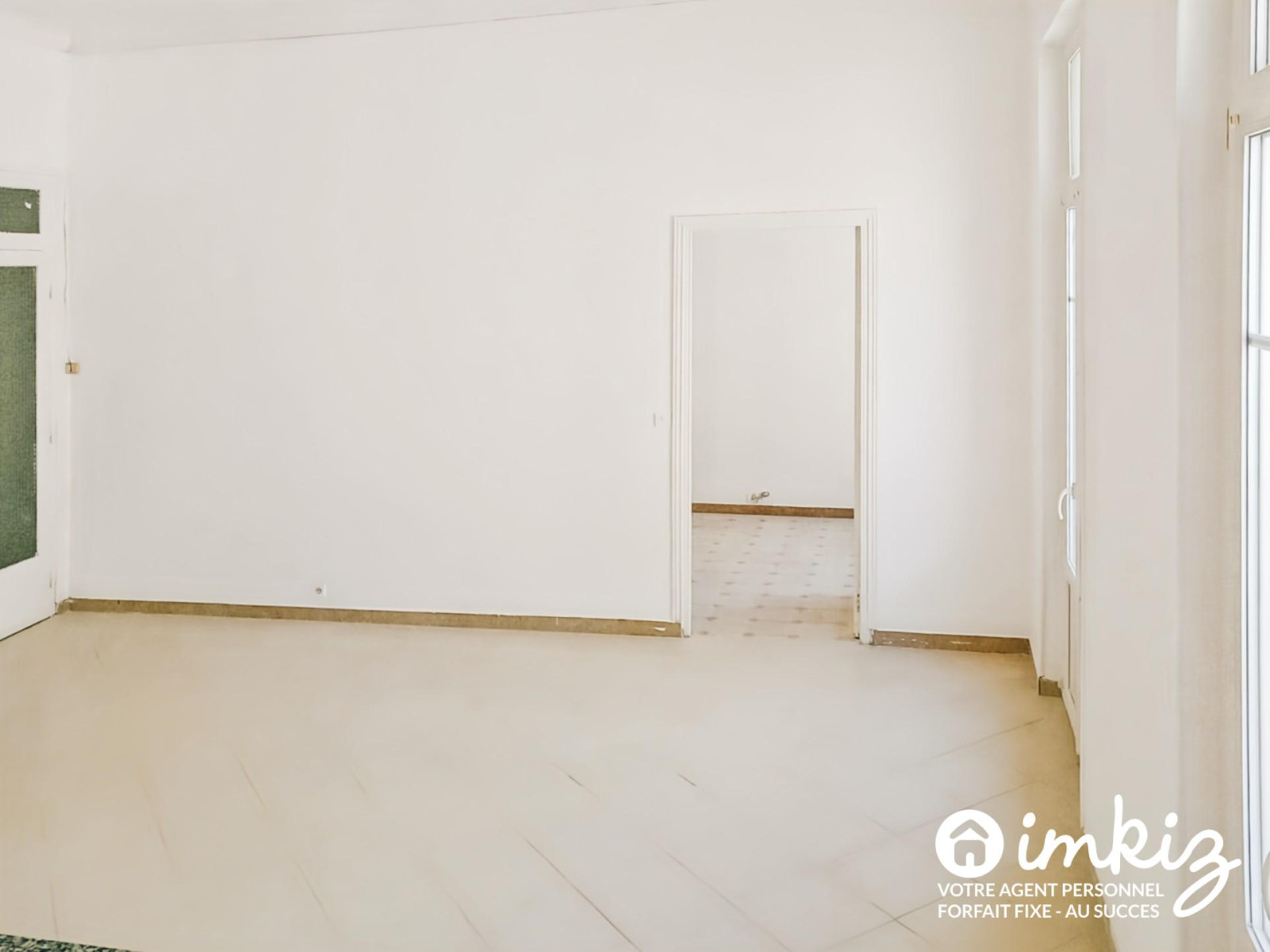 
                                                Vente
                                                 T4 de 80 m² entièrement rénové