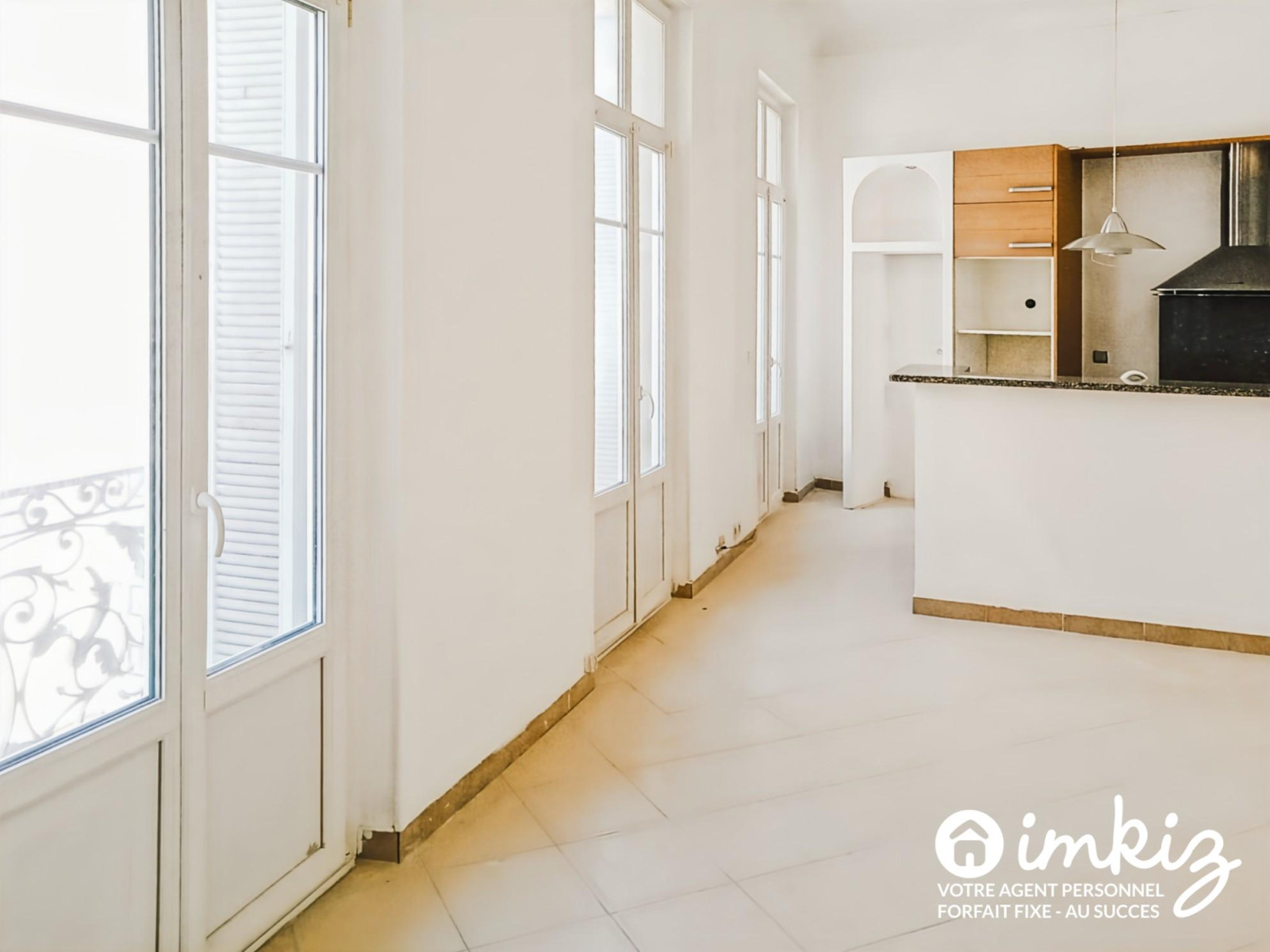 
                                                Vente
                                                 T4 de 80 m² repeint, gros potentiel
