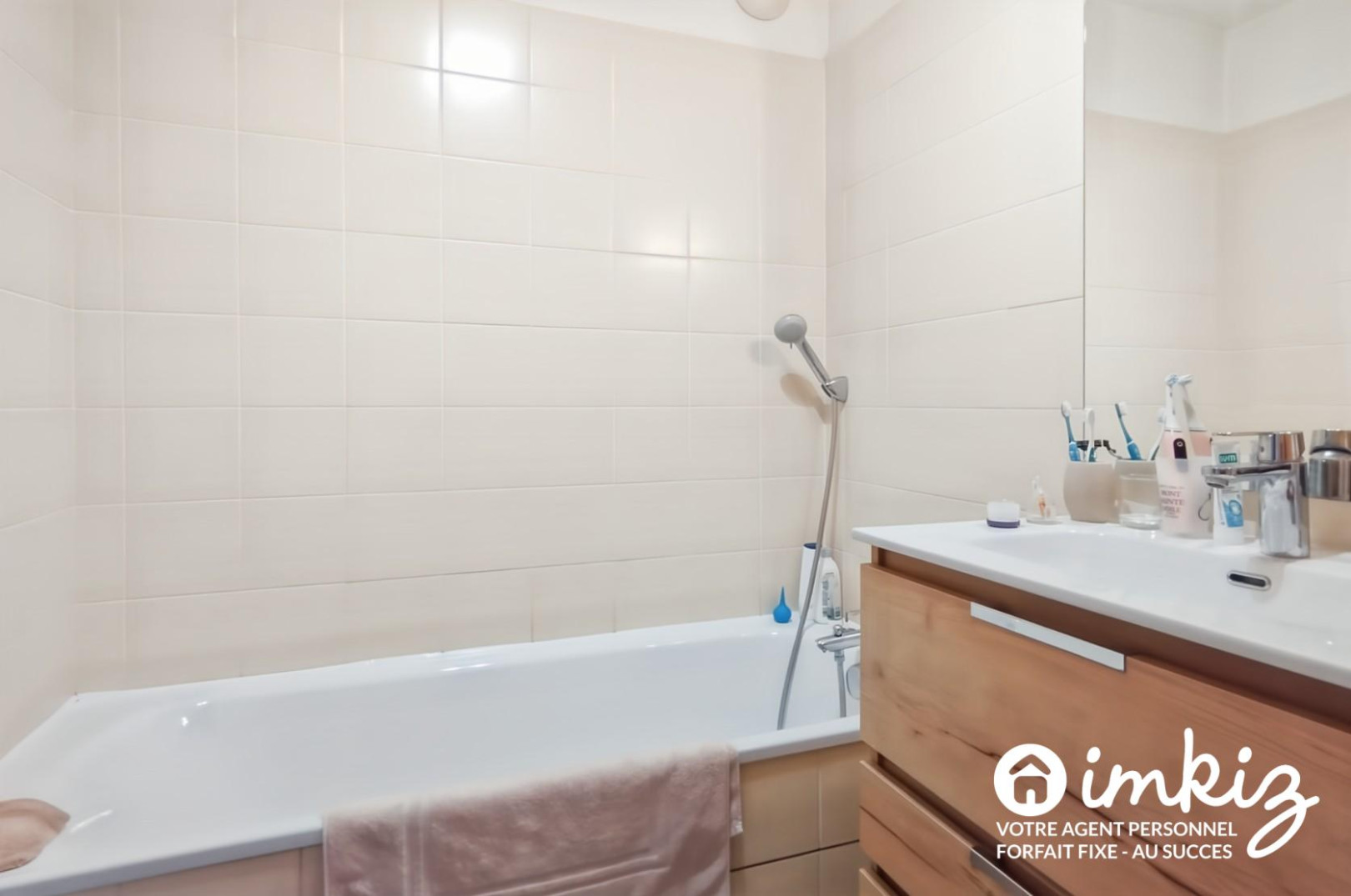 
                                                Vente
                                                 T4 de 80m² avec balcon et garage