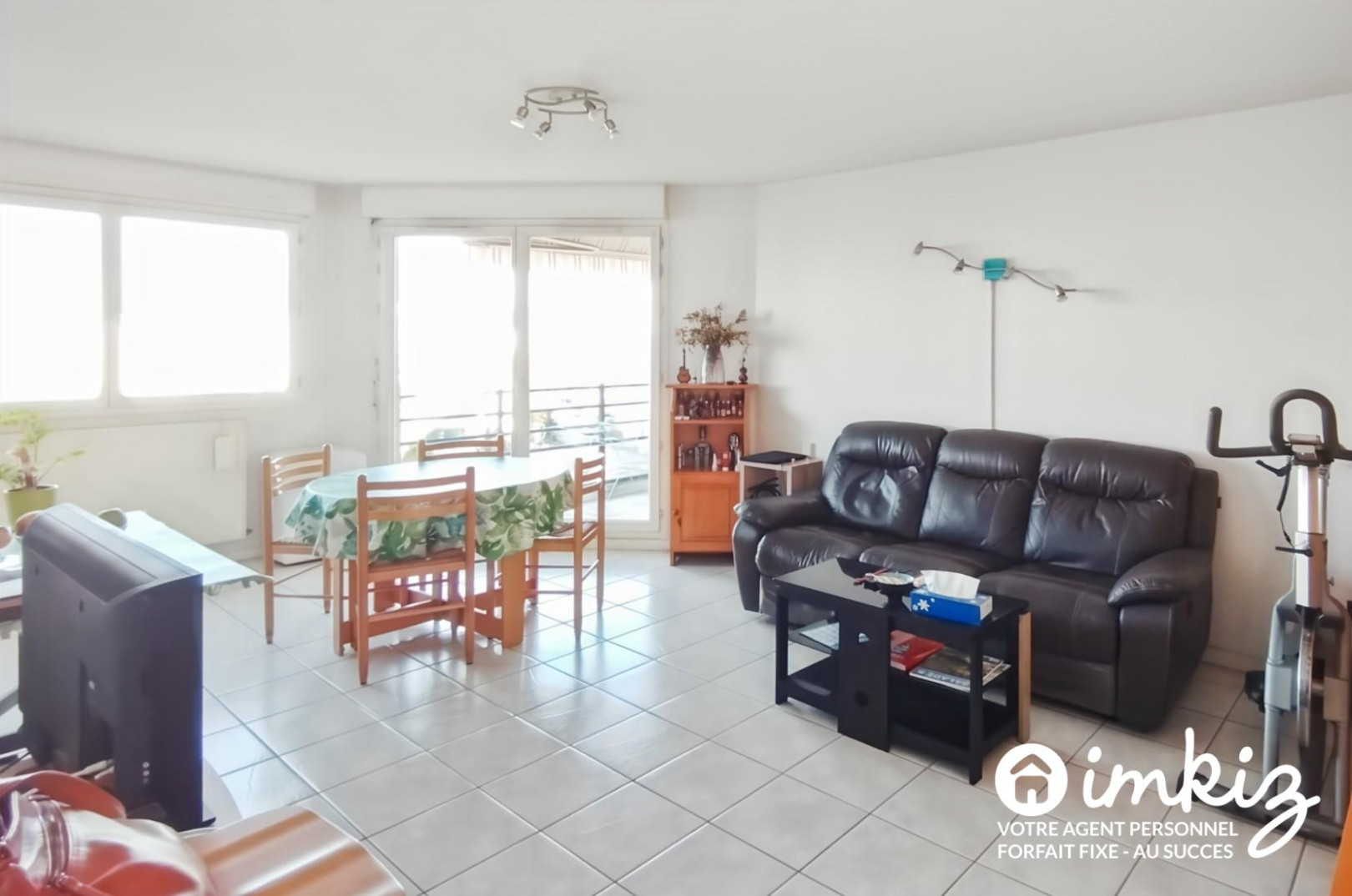 
                                                Vente
                                                 T4 de 80m² avec balcon et garage