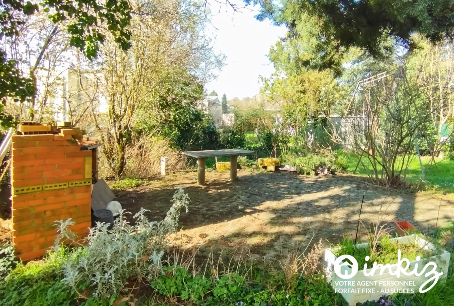 
                                                Vente
                                                 T4 de 91m² avec balcon et possibilité de garage