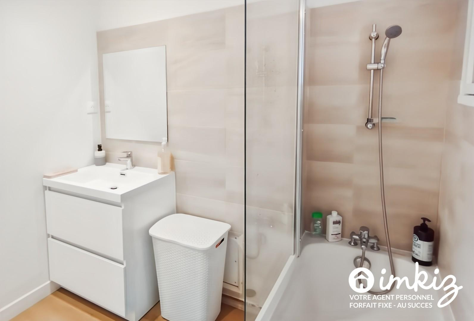 
                                                Vente
                                                 T4 de 91m² avec balcon et possibilité de garage