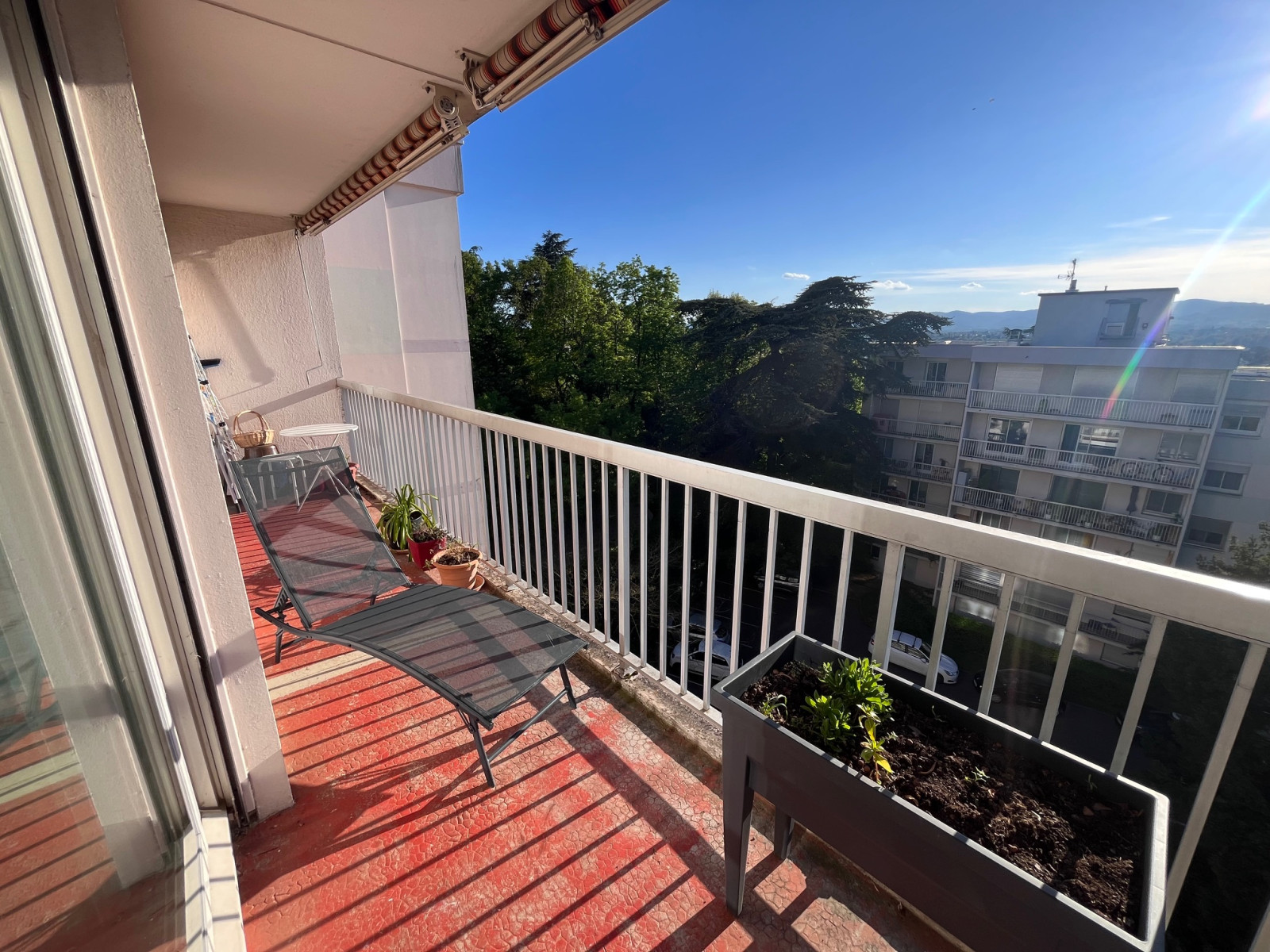 
                                                Vente
                                                 T4, dernier étage, 85 m², quartier Aqueducs