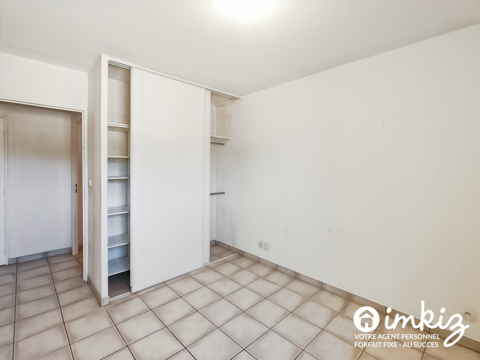 
                                                Vente
                                                 T4 EN DERNIER ÉTAGE AVEC TERRASSE, VUE DÉGAGÉE