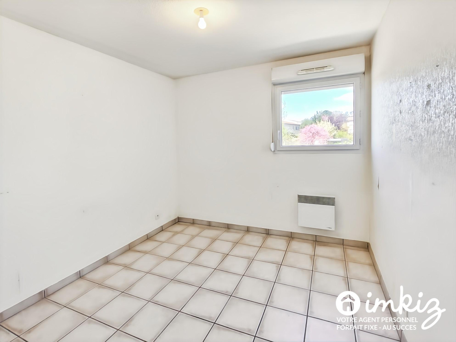 
                                                Vente
                                                 T4 EN DERNIER ÉTAGE AVEC TERRASSE, VUE DÉGAGÉE