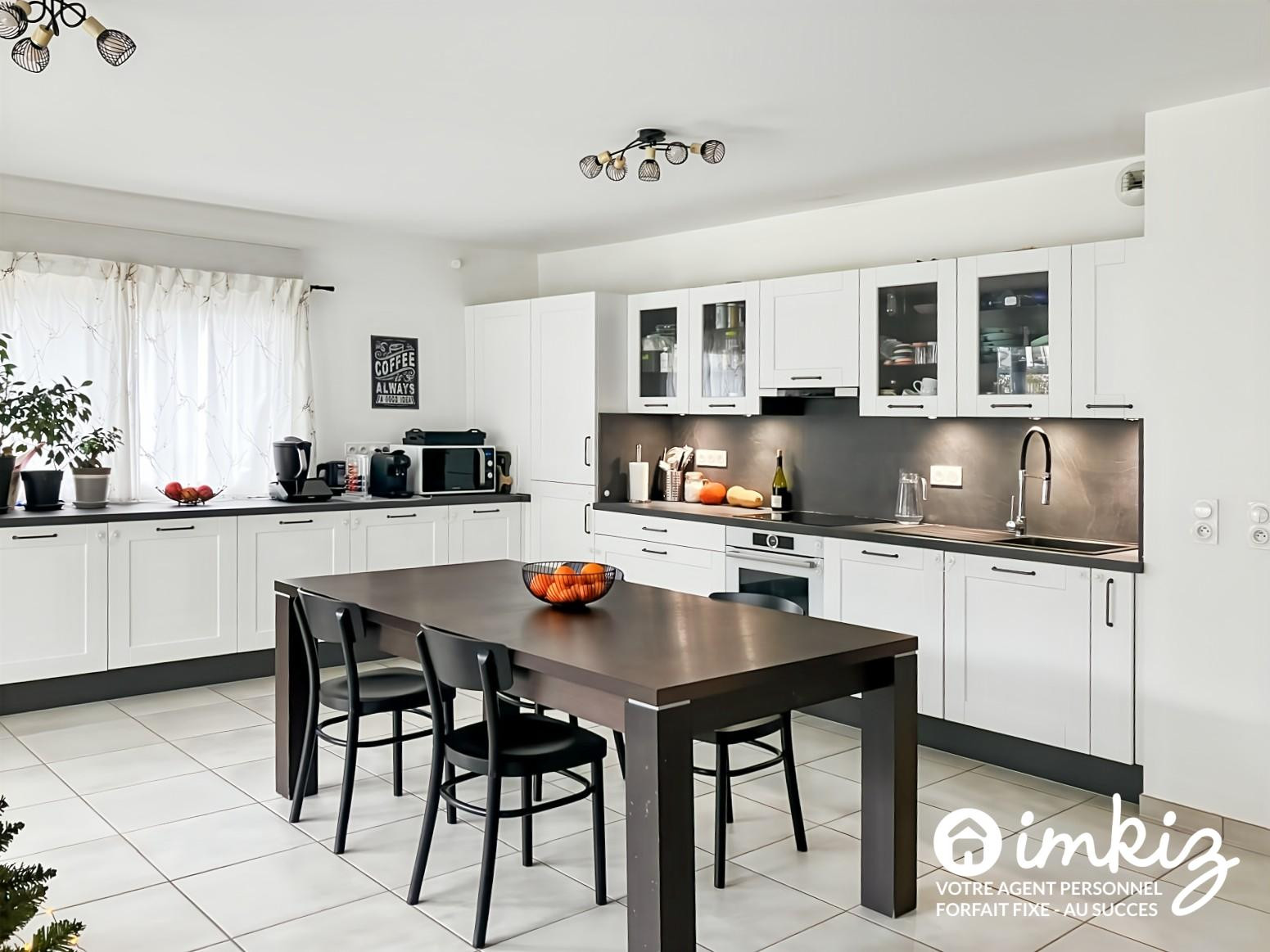 
                                                Vente
                                                 T4 en rez-de-jardin avec jardin et terrasse