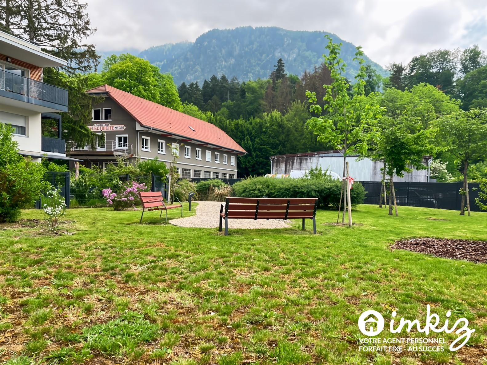
                                                Vente
                                                 T4 en rez-de-jardin avec jardin et terrasse