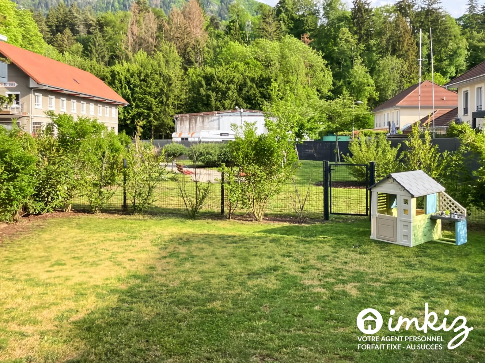 
                                                Vente
                                                 T4 en rez-de-jardin avec jardin et terrasse
