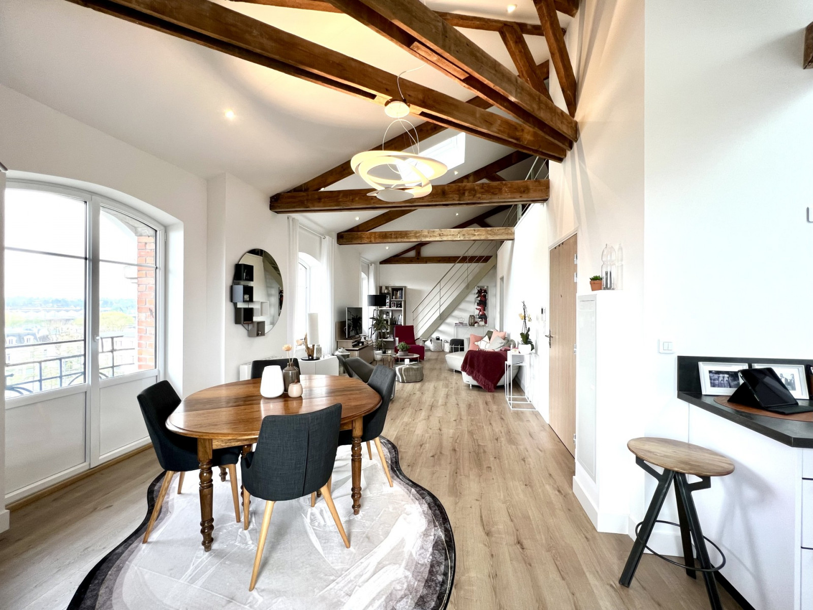 
                                                Location
                                                 T4 - Immeuble avec ascenseur - Proche gare