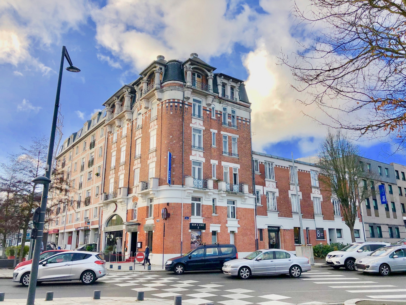 
                                                Location
                                                 T4 - Immeuble avec ascenseur - Proche gare