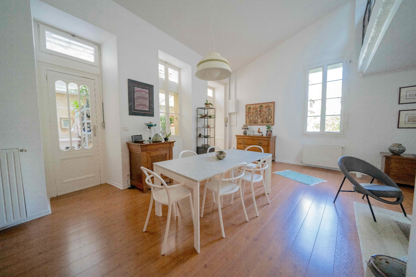 
                                                Vente
                                                 T4 - JARDIN D'HIVER -CHARTRONS