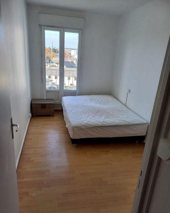 
                                                Location
                                                 T4 lumineux, rénové et bien équipé