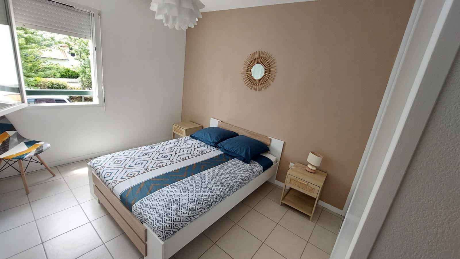 
                                                Location
                                                 T4 meuble au 1er étage avec ascenseur