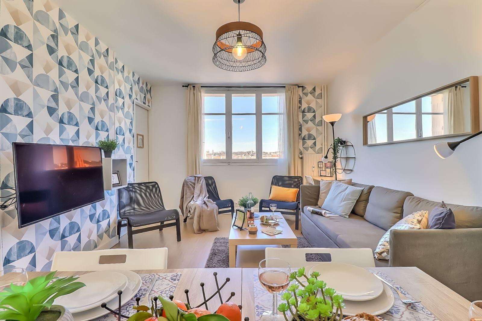 
                                                Location
                                                 🏡 T4 Meublé et équipé à Nîmes Centre ✨🏡