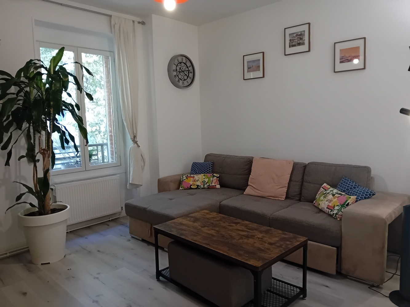 
                                                Location
                                                 T4 meublé rénové – 73 m² - Vienne centre