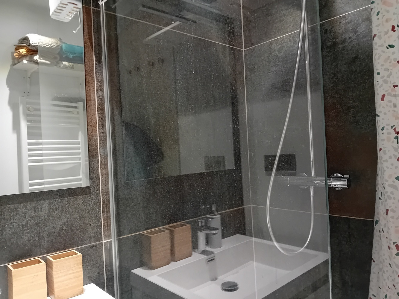 
                                                Location
                                                 T4 meublé rénové – 73 m² - Vienne centre