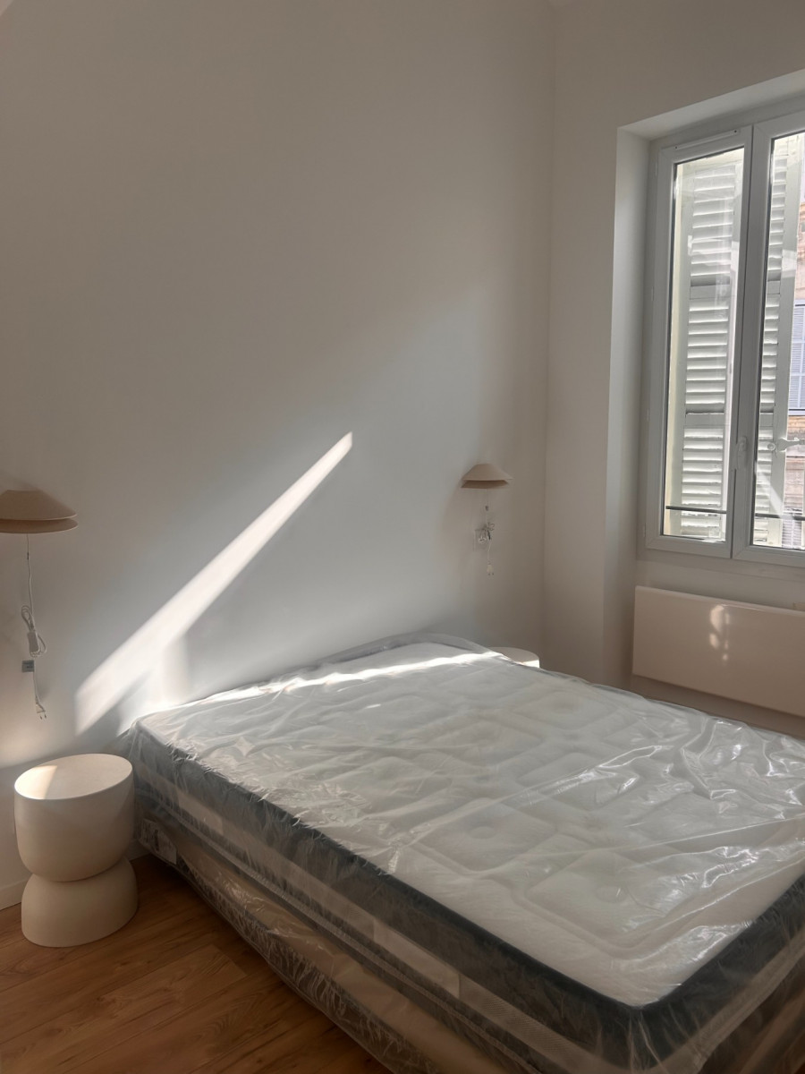 
                                                Location
                                                 T4 meublé neuf - Quartier Perrier