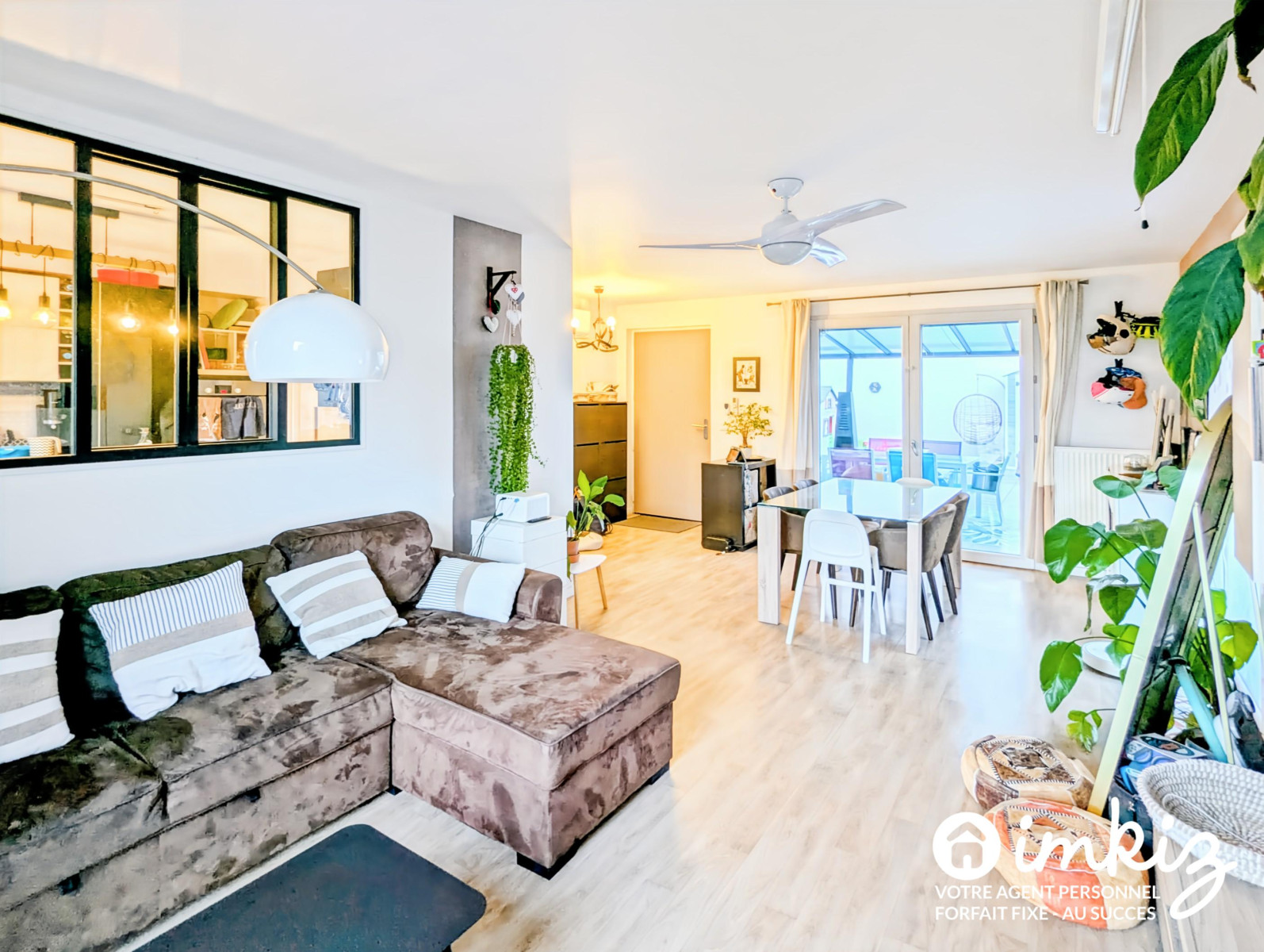 
                                                Vente
                                                 T4 pièces esprit maison avec terrasse 60m²