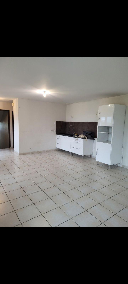 
                                                Location
                                                 T4 plein sud