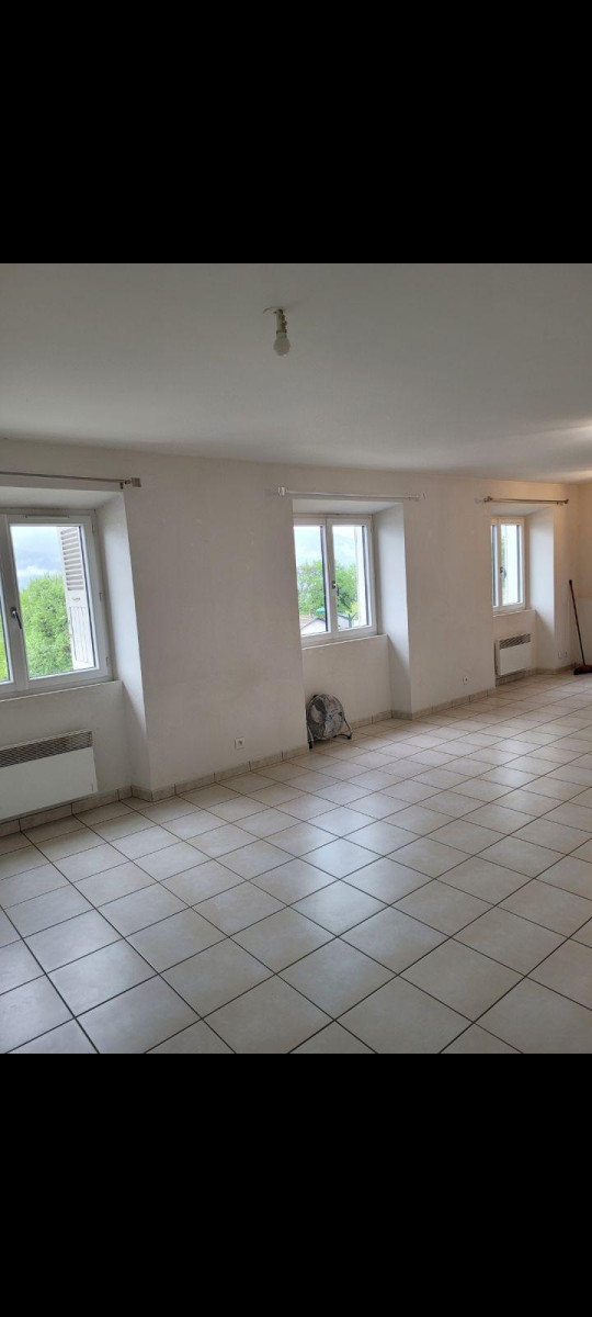 
                                                Location
                                                 T4 plein sud