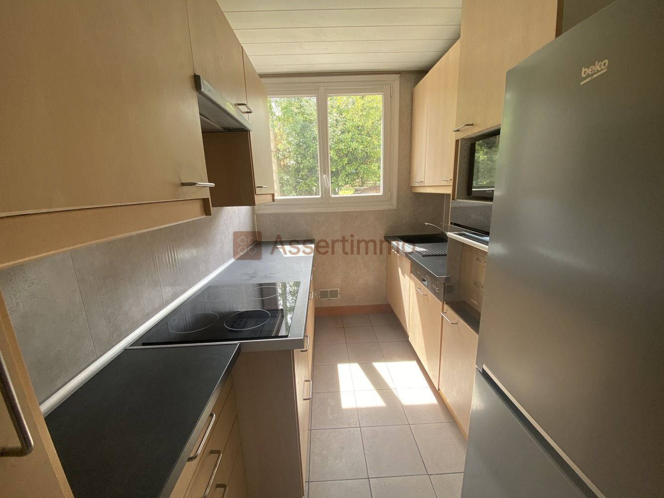 
                                                Location
                                                 T4 rénové 3 chambres meublées - Vitry Centre