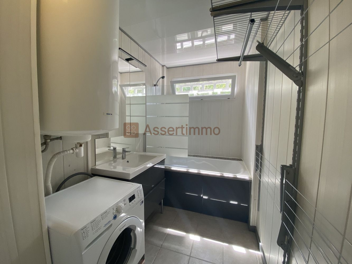 
                                                Location
                                                 T4 rénové 3 chambres meublées - Vitry Centre