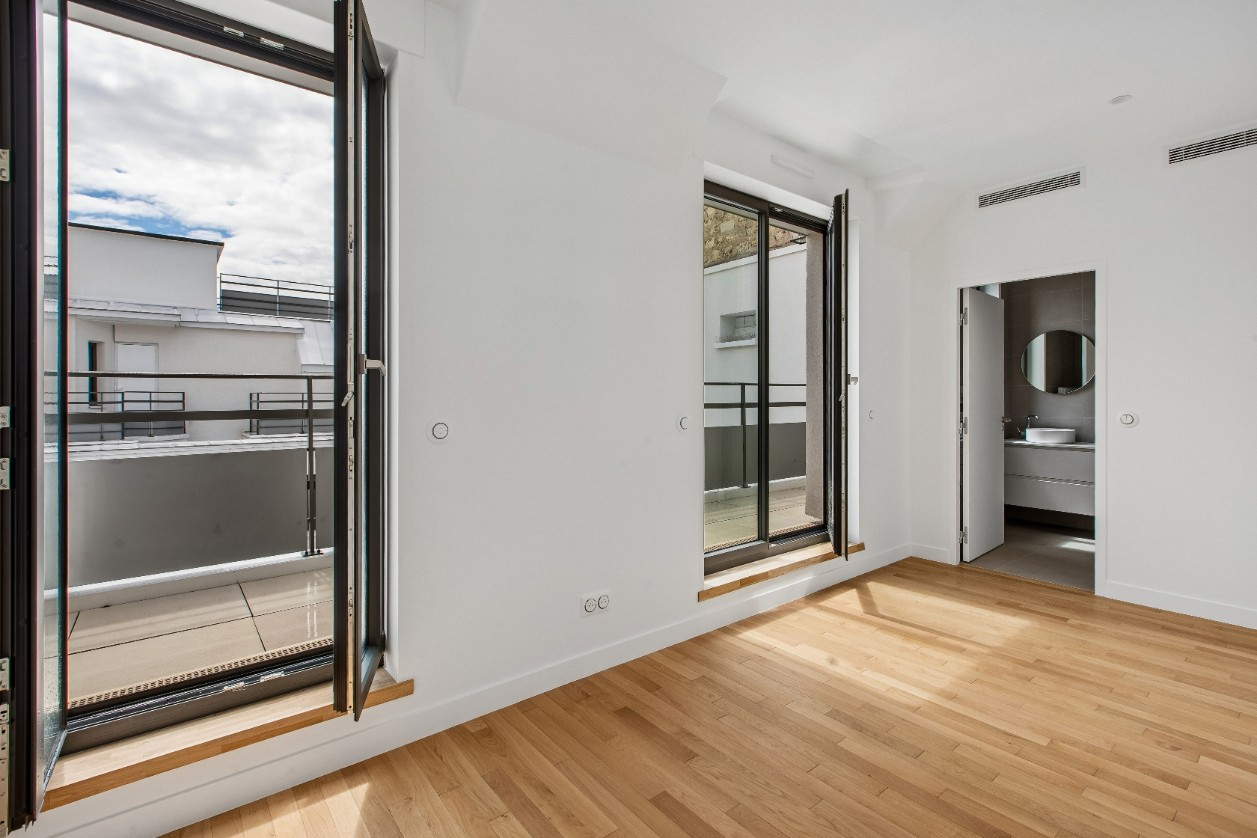 
                                                Vente
                                                 T4 ROOFTOP DUPLEX Quartier Champs-Elysées Paris 8