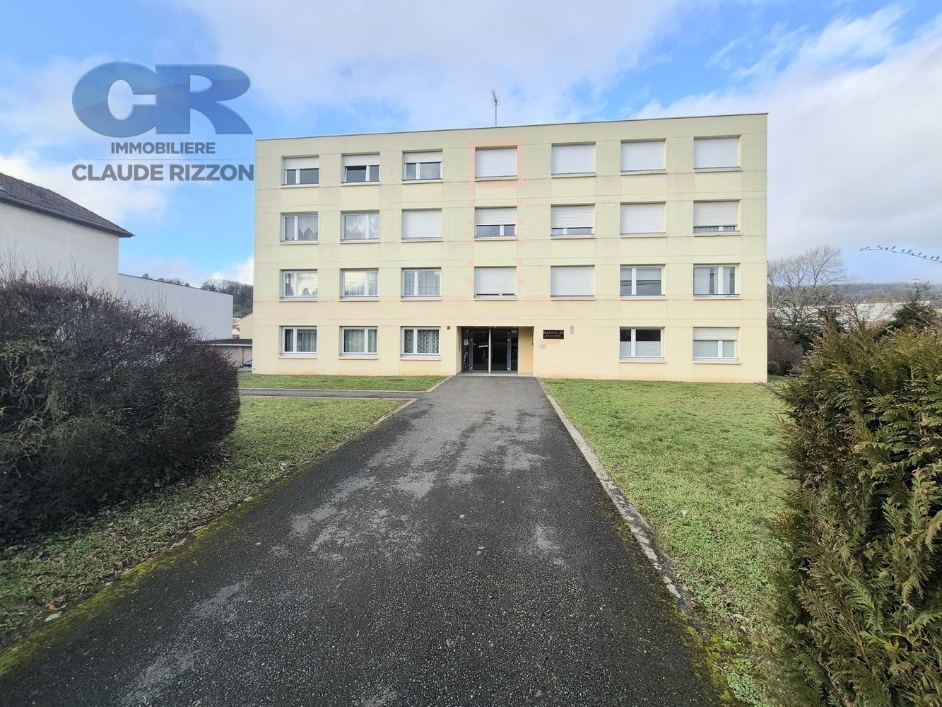 
                                                Vente
                                                 T4 SCY CHAZELLES