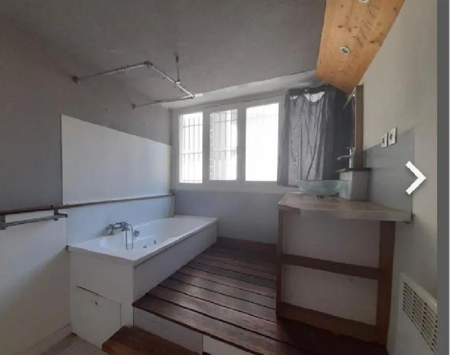 
                                                Location
                                                 T4 type loft 90 m2 + GARAGE idéal colocation