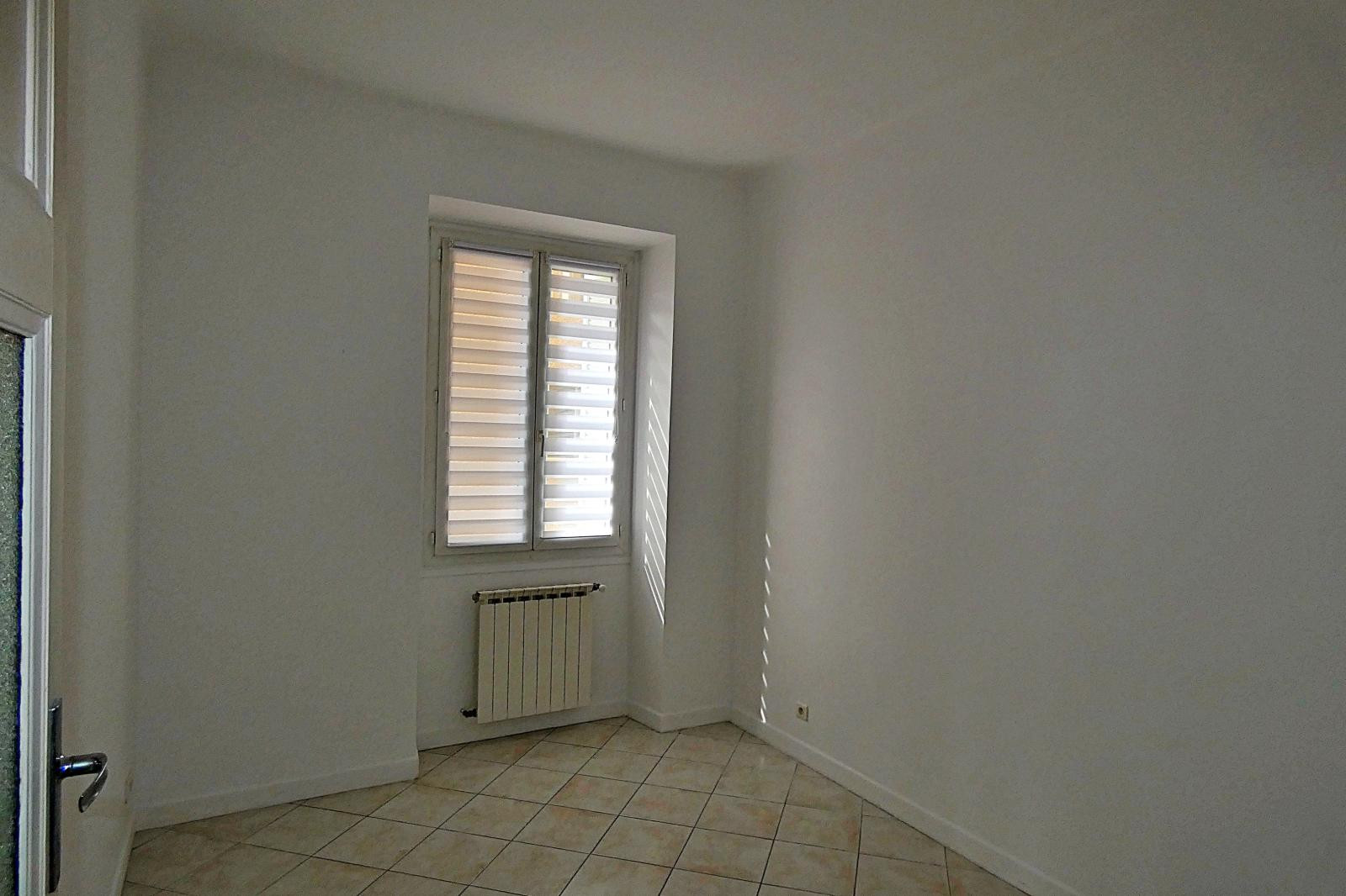 
                                                Location
                                                 T4 vide secteur Grandval-Casone